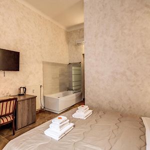 Amici Guesthouse